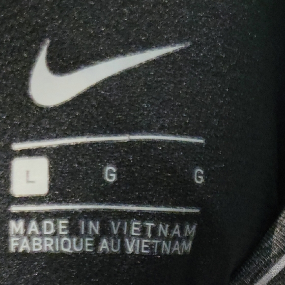 NIKE athletic race back tank top with built-in sports bra. - Picture 6 of 7